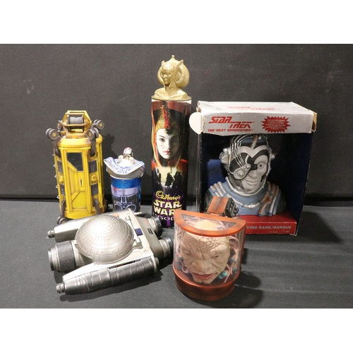 95 - Large collection of boxed & unboxed Sci Fi & TV related toys, figures and collectables to include St... 