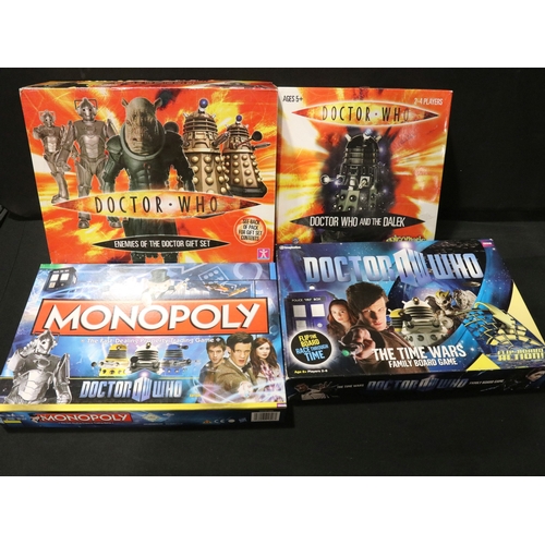 95 - Large collection of boxed & unboxed Sci Fi & TV related toys, figures and collectables to include St... 