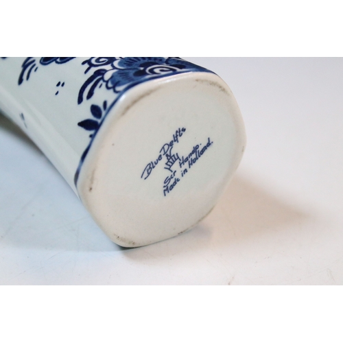 42 - Group of Delft wares, to comprise lidded pot, jug, ashtray, vase, etc. together with two modern Chin... 