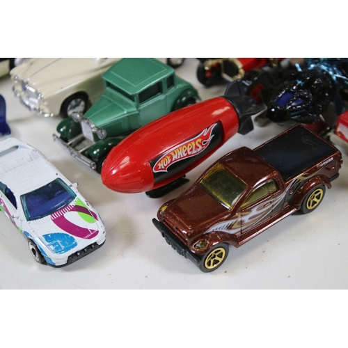 300 - Collection of diecast models to include 6 x boxed Collezione Classico, Corgi, Vanguards, Matchbox Mo... 