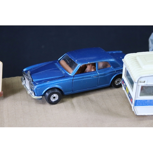 301 - Large collection of playworn diecast models to include Matchbox, Britains, Corgi, Mattel Hot Wheels,... 