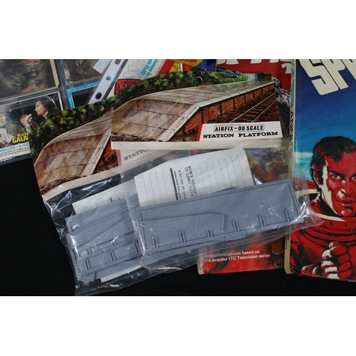 535 - Collection of mixed toys and trading cards to include quantity of Topps Star Wars trading cards, 2 x... 