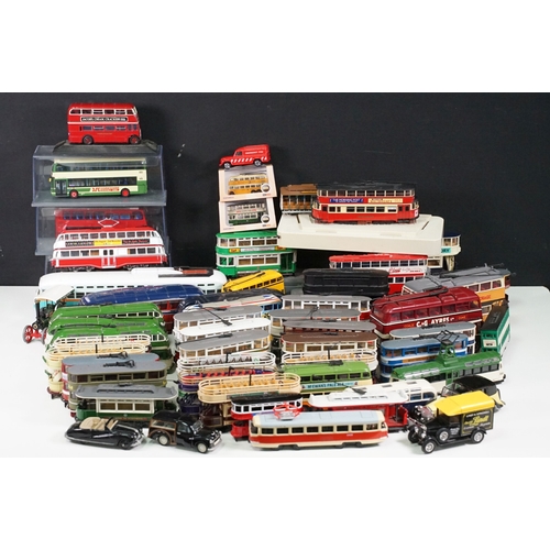 297 - Collection of diecast model buses and trams to include mainly Corgi examples including 3 x boxed / c... 