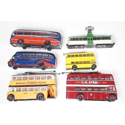 297 - Collection of diecast model buses and trams to include mainly Corgi examples including 3 x boxed / c... 