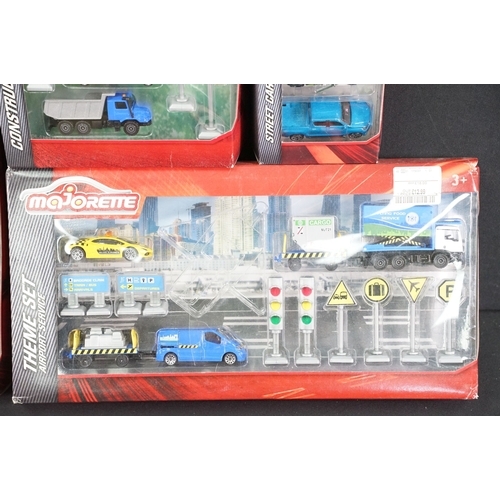 378 - 32 Carded / boxed Majorette diecast models featuring various series, include multi model sets, Sonic... 