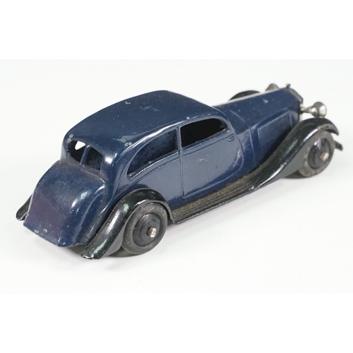 494A - Five boxed Dinky diecast models contained within an original Dinky 39B Oldsmobile Six Sedan, include... 