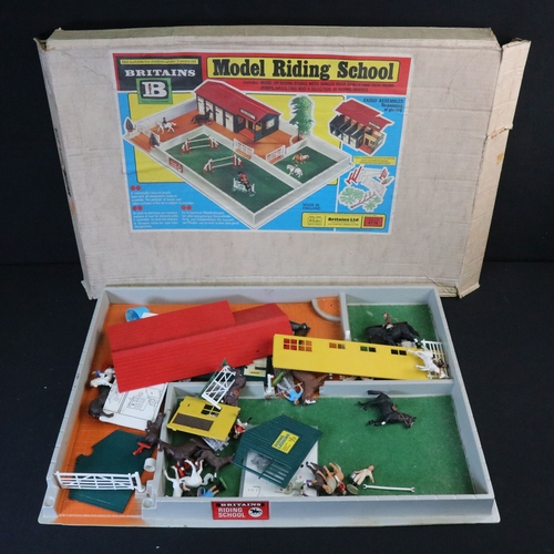 363 - Collection of boxed and unboxed diecast models to include boxed Britains Model Riding School set, bo... 