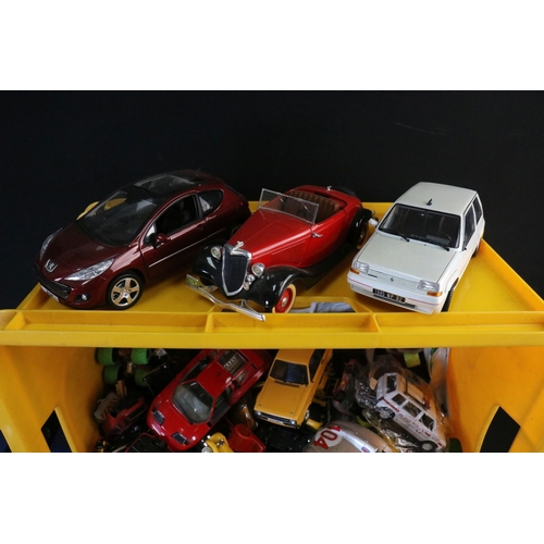 365 - Collection of play worn diecast models featuring various scales to include  Greenlight, Maisto, No R... 