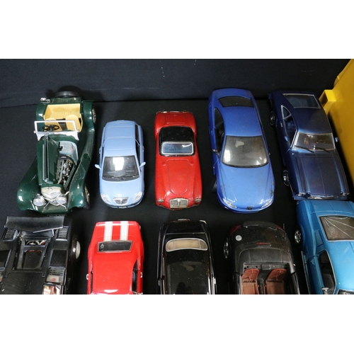 365 - Collection of play worn diecast models featuring various scales to include  Greenlight, Maisto, No R... 