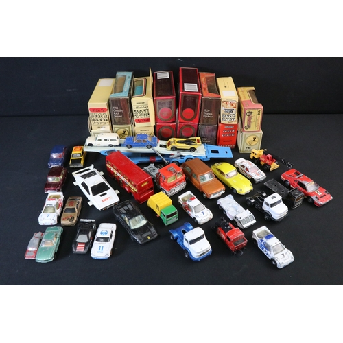 366 - 16 Boxed diecast models to include Lledo Days Gone, Matchbox Models Of Yesteryear, etc, together wit... 