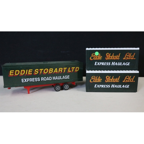 369 - Small quantity of Eddie Stobart related diecast models to include 4 x boxed examples including Corgi... 