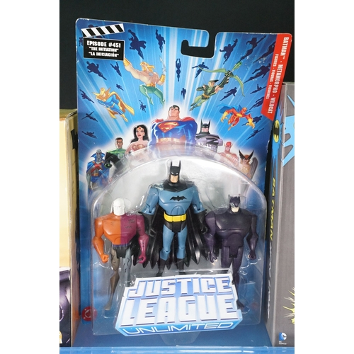 700 - Collection of circa 1990s onwards TV / Sci Fi / Superhero related action figures to include boxed DC... 