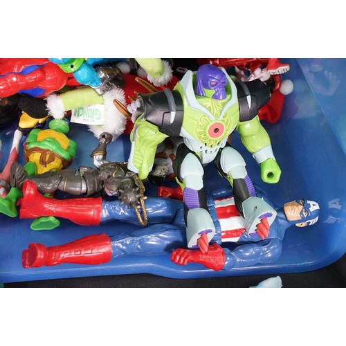 700 - Collection of circa 1990s onwards TV / Sci Fi / Superhero related action figures to include boxed DC... 