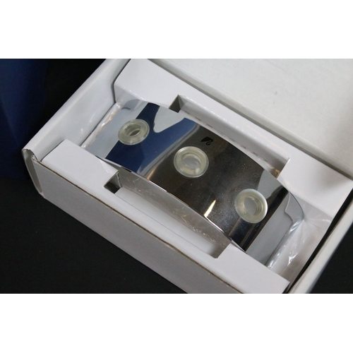 82 - Collection of Swarovski crystal ornaments, to comprise Swarovski Collectors Society examples, Tulips... 