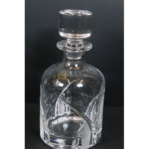 85 - Group of cut crystal glass, to comprise a footed bowl centrepiece, H 20cm x D 21cm, a Da Vinci cryst... 