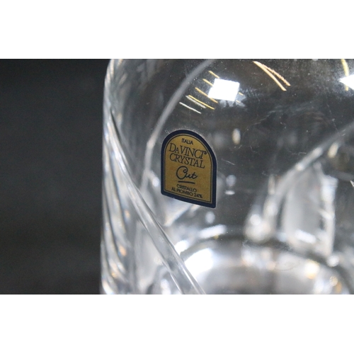 85 - Group of cut crystal glass, to comprise a footed bowl centrepiece, H 20cm x D 21cm, a Da Vinci cryst... 