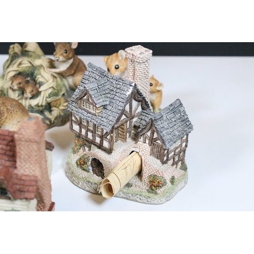 91 - Group of Lilliput Lane and David Winter cottages, to include The Bakehouse, mother's Cottage, etc., ... 