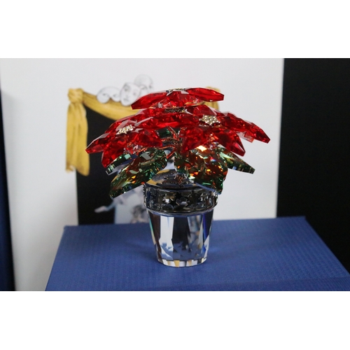 94 - Boxed Swarovski 'Crystal Paradise Fish - Surgeonfish' 1034023 and boxed 'Columbine' 242032 from the ... 