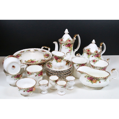104 - Royal Albert 'Old Country Roses' pattern part dinner and tea set, to include one tureen with lid, on... 