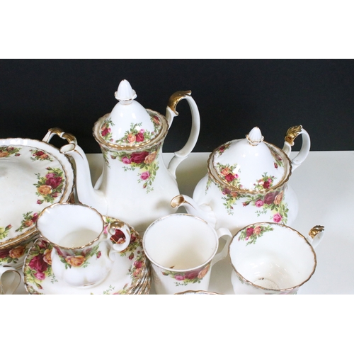 104 - Royal Albert 'Old Country Roses' pattern part dinner and tea set, to include one tureen with lid, on... 