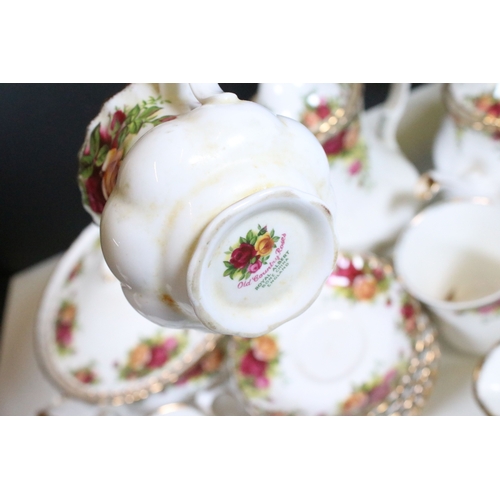 104 - Royal Albert 'Old Country Roses' pattern part dinner and tea set, to include one tureen with lid, on... 