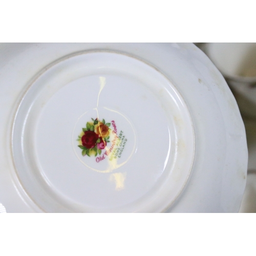 104 - Royal Albert 'Old Country Roses' pattern part dinner and tea set, to include one tureen with lid, on... 