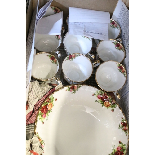 104 - Royal Albert 'Old Country Roses' pattern part dinner and tea set, to include one tureen with lid, on... 
