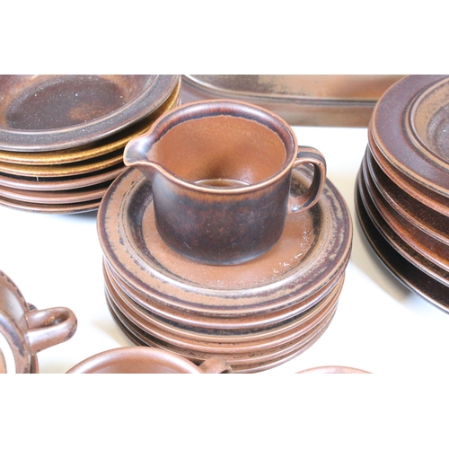107 - Arabia Finland stoneware part dinner and tea set, to include plates, bowls, cups, saucers etc. Talle... 