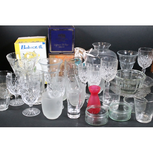 115 - Assortment of mixed glassware, to include six boxed fruit dishes, one boxed Balmoral vase, two boxed... 