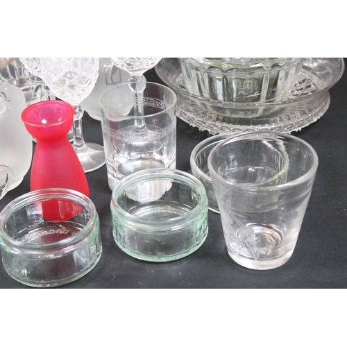 115 - Assortment of mixed glassware, to include six boxed fruit dishes, one boxed Balmoral vase, two boxed... 