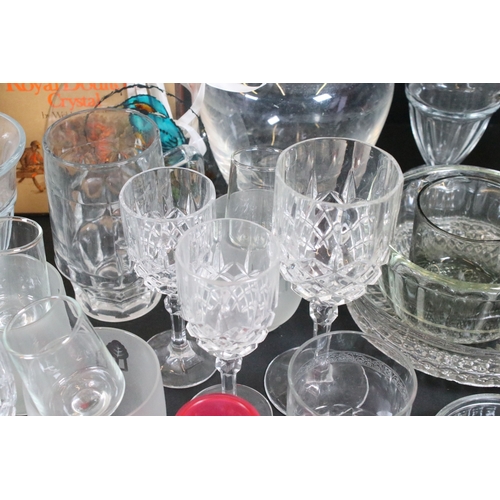 115 - Assortment of mixed glassware, to include six boxed fruit dishes, one boxed Balmoral vase, two boxed... 