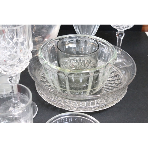 115 - Assortment of mixed glassware, to include six boxed fruit dishes, one boxed Balmoral vase, two boxed... 
