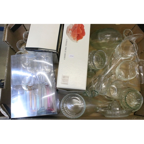 115 - Assortment of mixed glassware, to include six boxed fruit dishes, one boxed Balmoral vase, two boxed... 