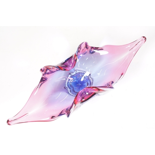 75 - Josef Hospodka for Chřibská glassworks, mid century Czech Republic art glass bowl in pink and blue, ... 