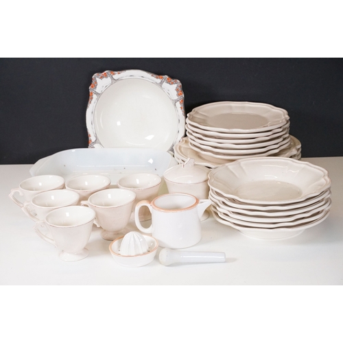 116 - Assortment of ceramic and glass tableware, to include one Crown Ducal 'Orange Tree' pattern bowl, on... 