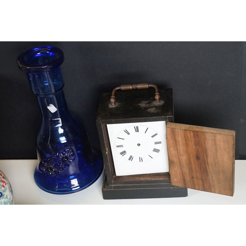 118 - Assortment of ceramic, glass and wooden items, to include one lidded, pan-form condiment box in a fl... 