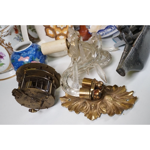 118 - Assortment of ceramic, glass and wooden items, to include one lidded, pan-form condiment box in a fl... 