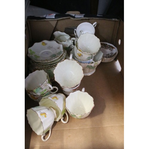 98 - Group of mixed ceramics and glass, to include a Regency Ironstone Chinoiserie fish bowl planter, Par... 