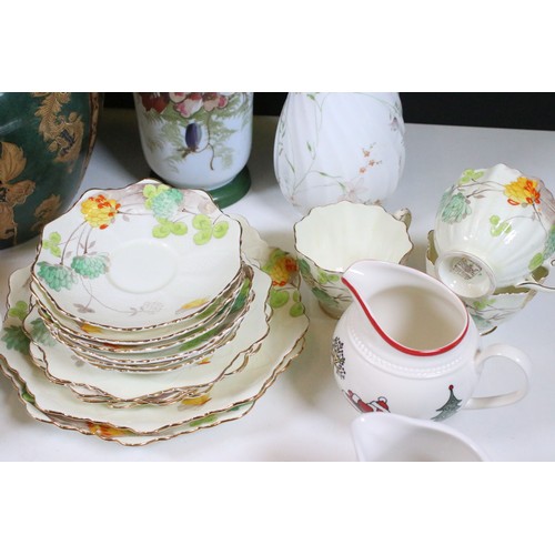 98 - Group of mixed ceramics and glass, to include a Regency Ironstone Chinoiserie fish bowl planter, Par... 