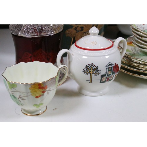 98 - Group of mixed ceramics and glass, to include a Regency Ironstone Chinoiserie fish bowl planter, Par... 