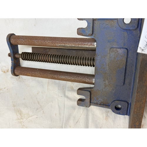 RECORD 52 1/2 D BENCH VICE