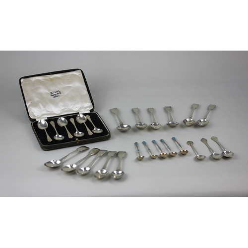 130 - A set of five George VI silver Fiddle pattern teaspoons with engraved terminals, maker William Batem... 