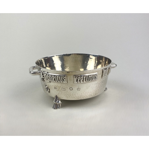 196 - A George VI silver bowl modelled as The Winchester Bushell circular shape with hammered surface, app... 