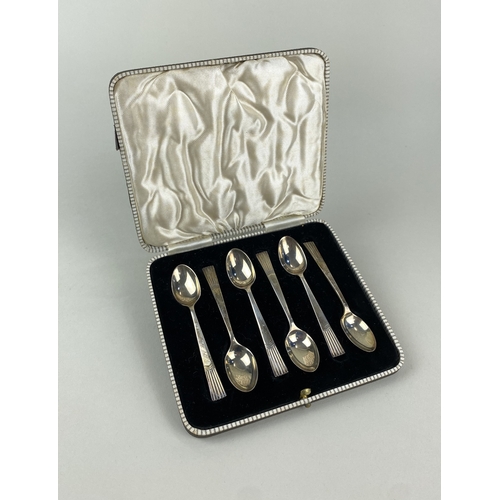 26 - A cased set of six Art Deco silver coffee spoons, Cooper Brothers & Sons Ltd, Sheffield 1940.