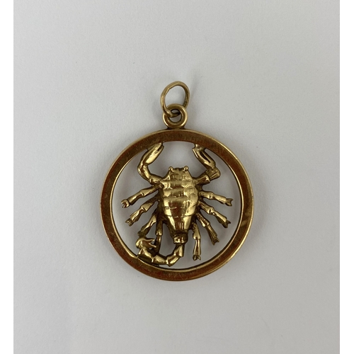 373 - A 9ct gold Scorpio pendant 5.3g