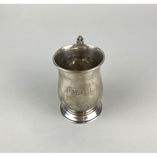 85 - A silver tankard, of baluster form with scroll handle, Birmingham 1916, 10.5cm high, 5.61 ozs.