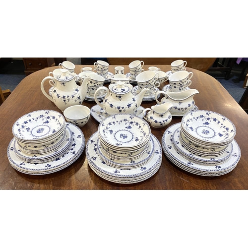 59 - An extensive Royal Doulton 'York Town' pattern dinner, tea and coffee service, approx 104 pieces.... 