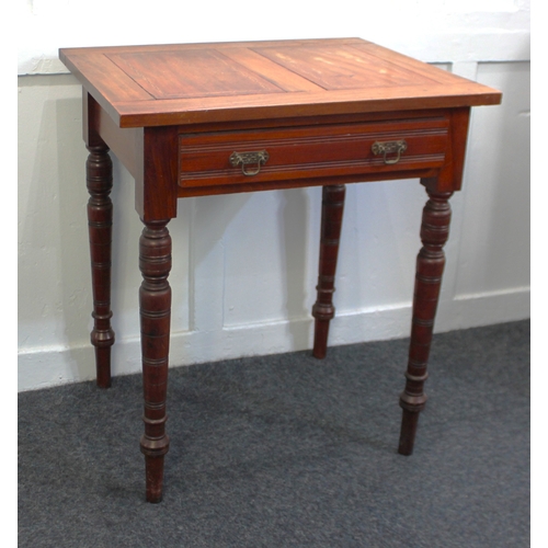 557 - An Edwardian walnut side table, the rectangular top inlaid with boxwood and ebony chequered banding,... 