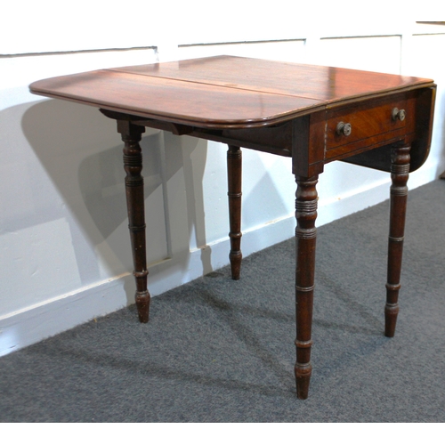 584 - A nice quality George IV mahogany Pembroke table of small proportions, the rectangular top with drop... 