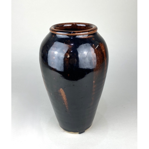 72 - Ursula Mommens (1908-2010) a stoneware vase with trailing tenmoku glaze, impressed mark to base 24.5... 